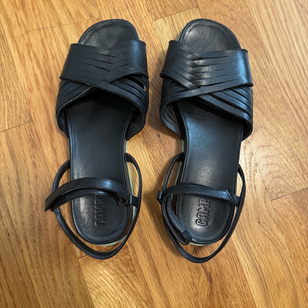 Camper Black Leather Strappy Flat Sandals with Mint Sole - Picture 6 of 11